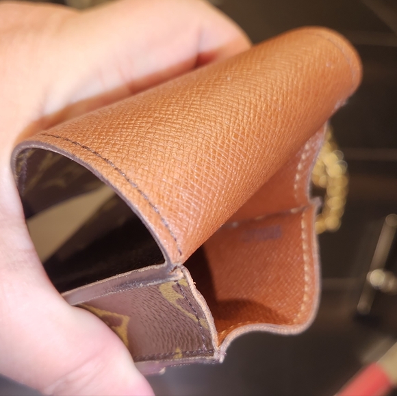 LOUIS VUITTON Etui Cigarette/Accessory Case Authentication #CT0026 - Picture 10 of 16
